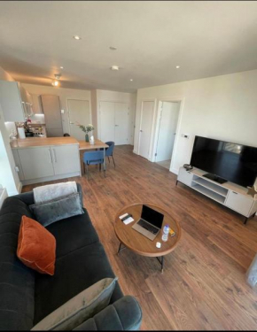 Modern New Airy 1 Bed Apartment LONDON cosy stays